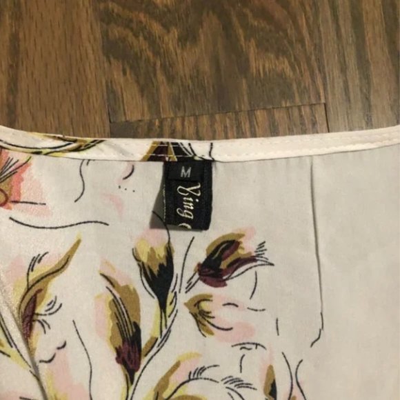 Ying@cai Hi Low Floral Top Long Bell Sleeves - Picture 3 of 4